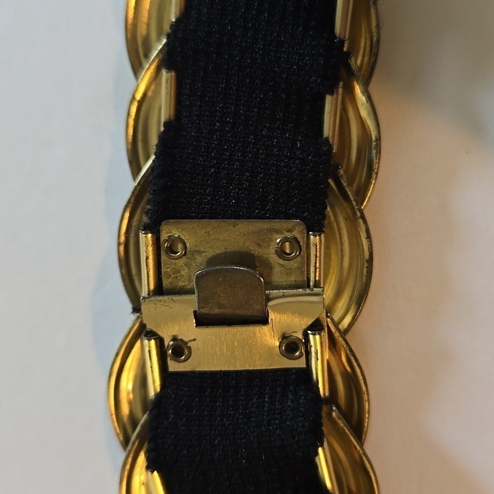 Vintage Gold Disc SWIRL Circle Stretchy Metal Belt 70's 80's MOD EDGY Sz.S/M - Picture 9 of 9